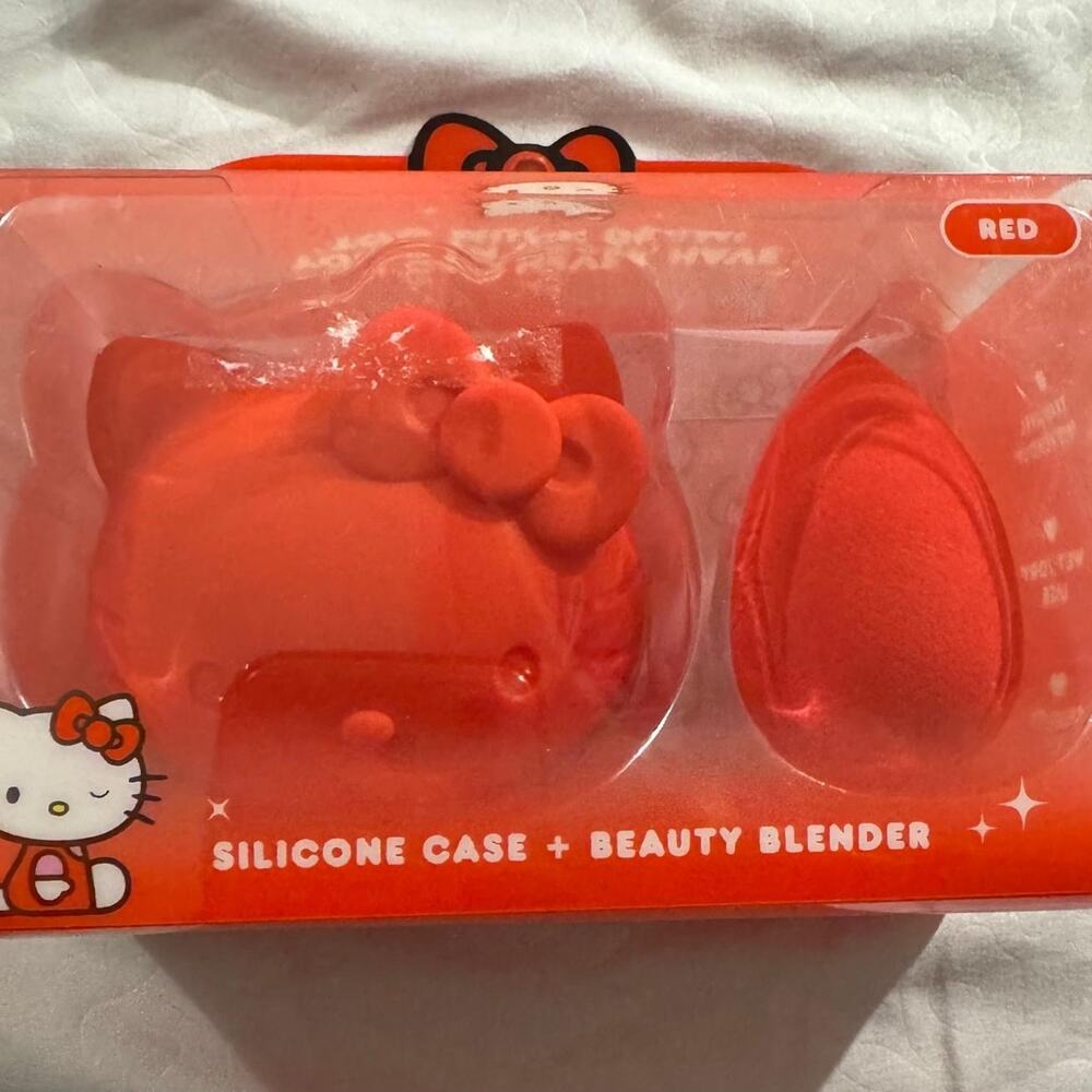 Impressions Vanity Hello Kitty Beauty Blender